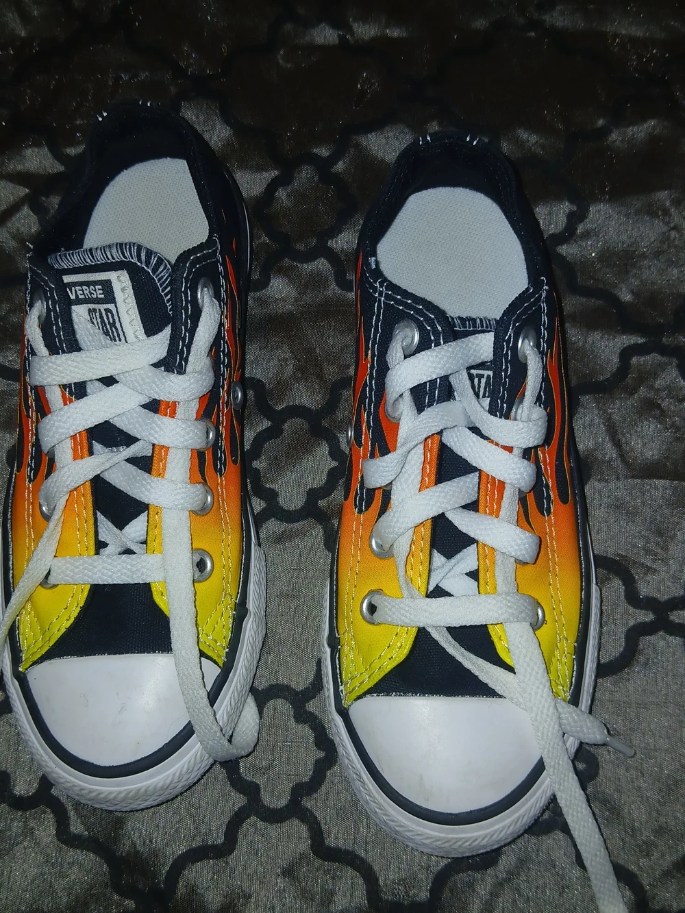 Converse Kids Low-Top Sneakers in Yellow and Orange Flame Print